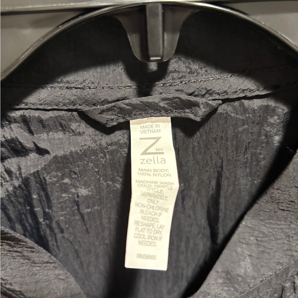 Zella Women's Black Bomber Jacket Nylon NWT - Picture 9 of 10
